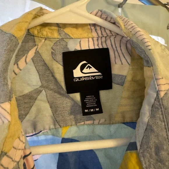 Quiksilver Men's Blue and Yellow Patterned Shirt - Picture 3 of 3